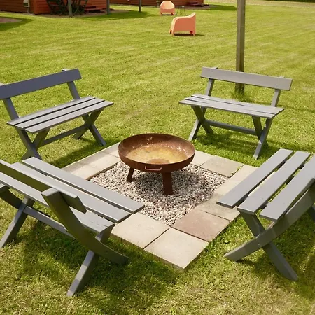 Деревянный коттедж Ptasie Radio