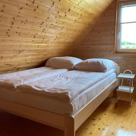 Ptasie Radio Деревянный коттедж *