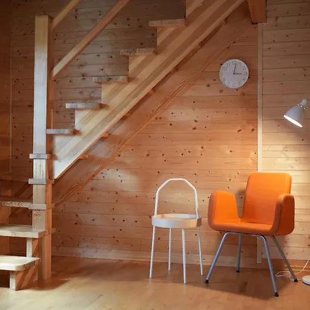 Ptasie Radio Деревянный коттедж *