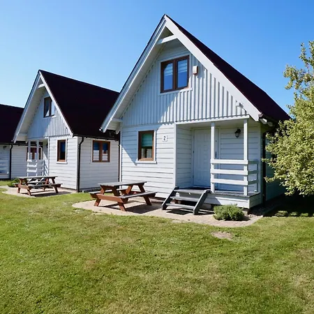 Деревянный коттедж Ptasie Radio *