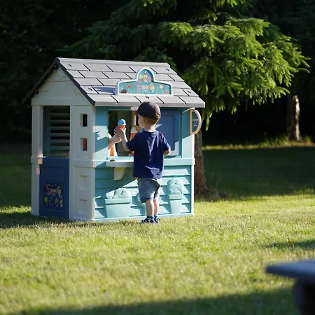 Ptasie Radio Деревянный коттедж