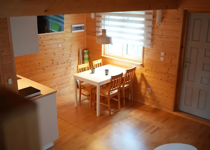 Деревянный коттедж Ptasie Radio *